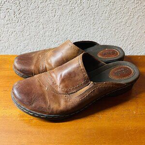 Clarks Artisan Womens Brown Round Toe Leather Mules Clogs Slip On Shoes Size 8M